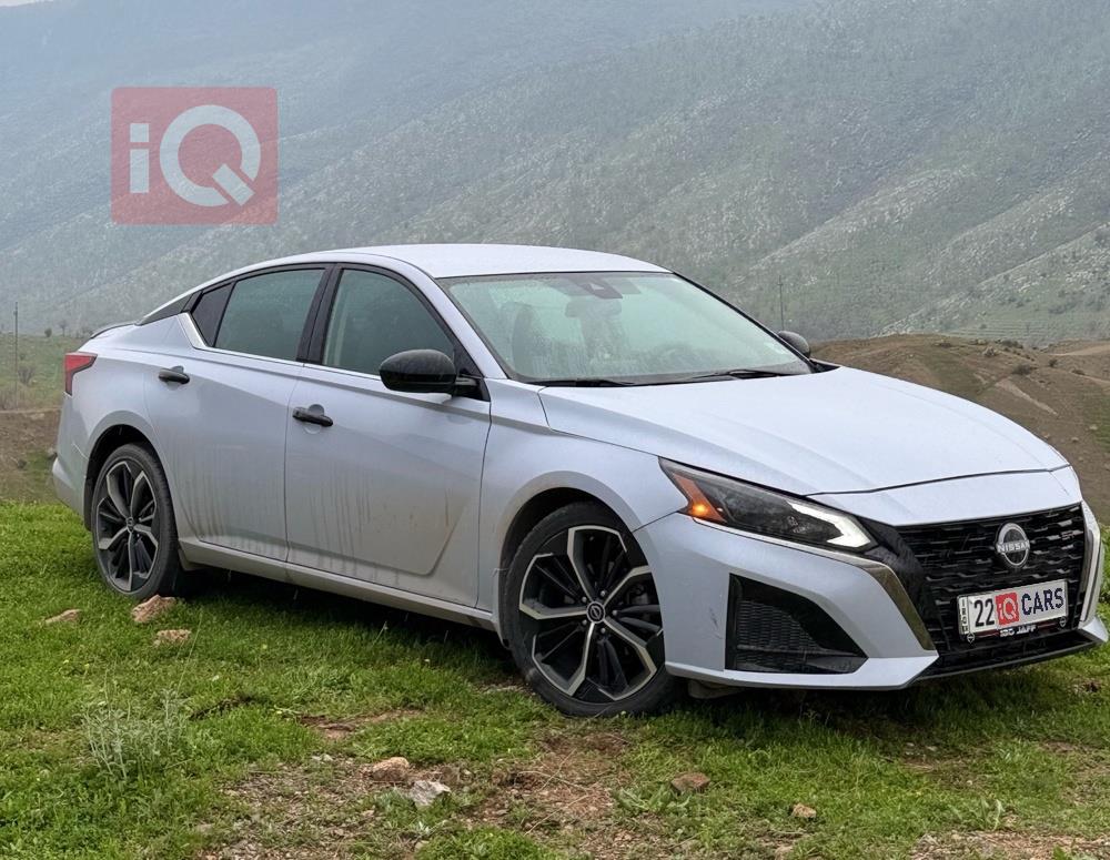 نيسان ألتيما